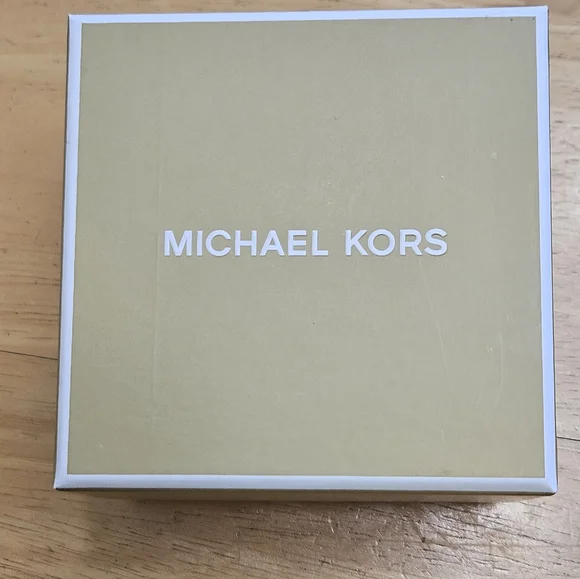 Michael Kors Rose Gold Bracelet - Picture 2 of 6